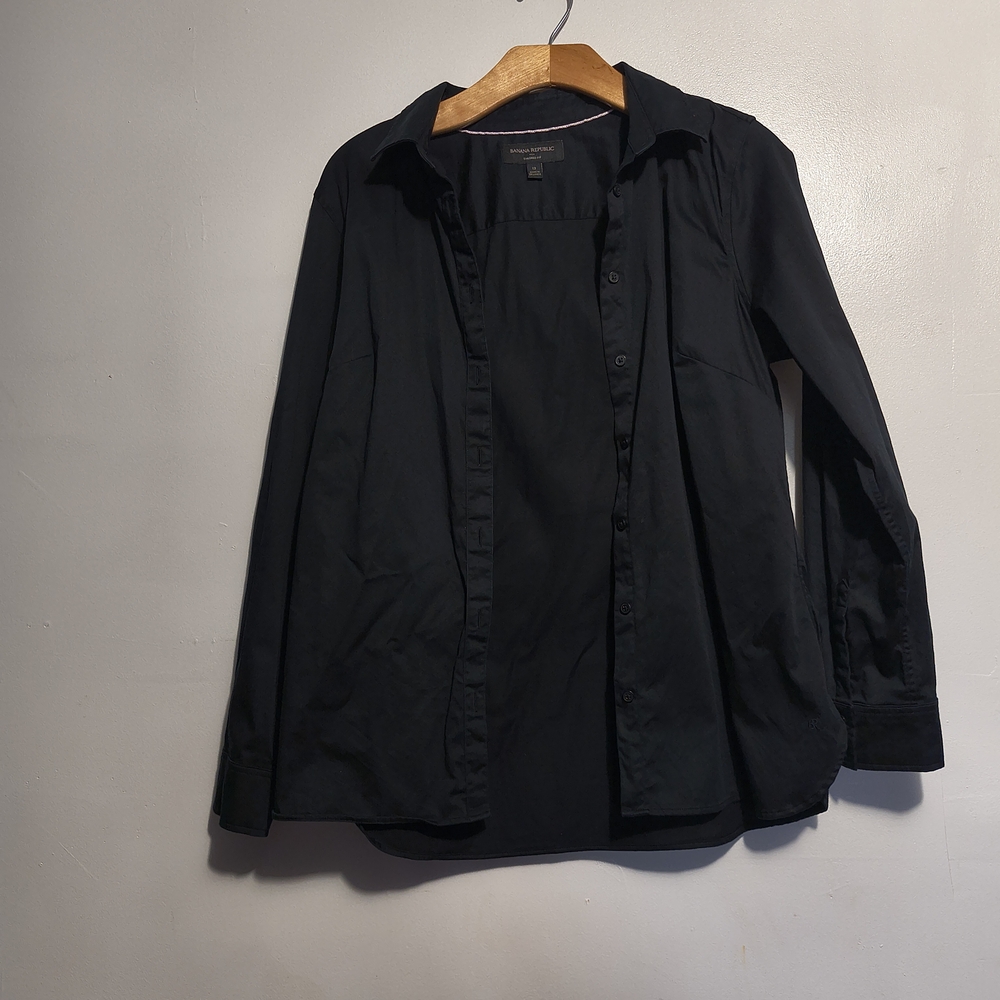 Banana Republic Women's Black Button Down Shirt